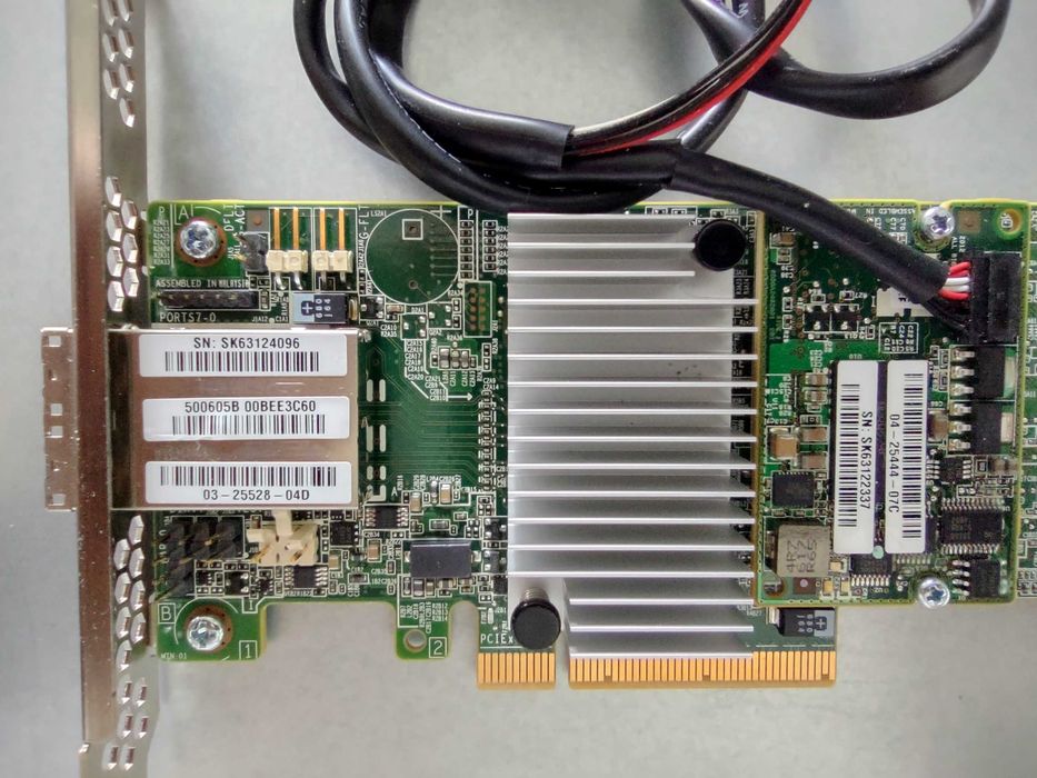 RAID Контролер IBM Lenovo M5225 2GB 12Gb/s ServeRAID 00AE939 9380-8e