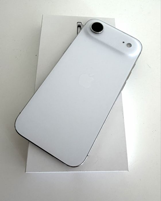 НОВ! iPhone Air 256GB Cloud White Гаранция!