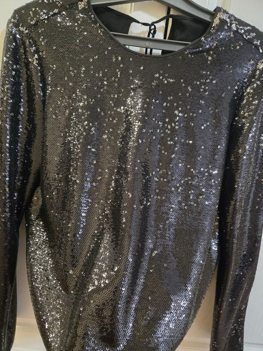 Праздничная блузка с пайетками