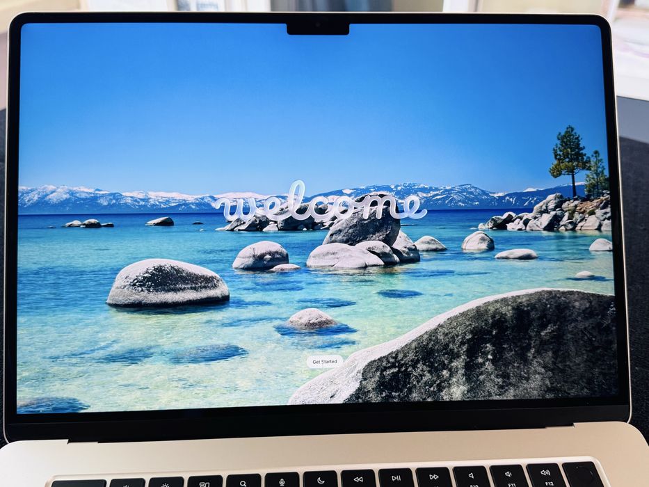 MacBook Air 15” M2 Starlight -  Отлично състояние