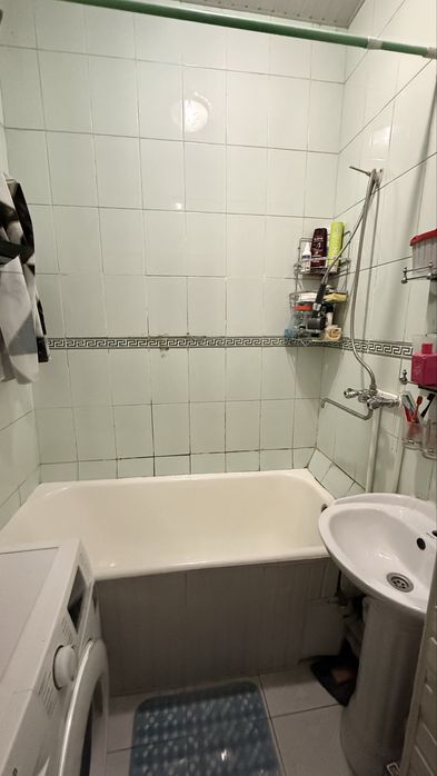 Юнусабад 3 кв 2/4/4, продается в хорошей локации рядом с базаром