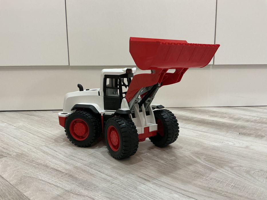 Игрушка, трактор