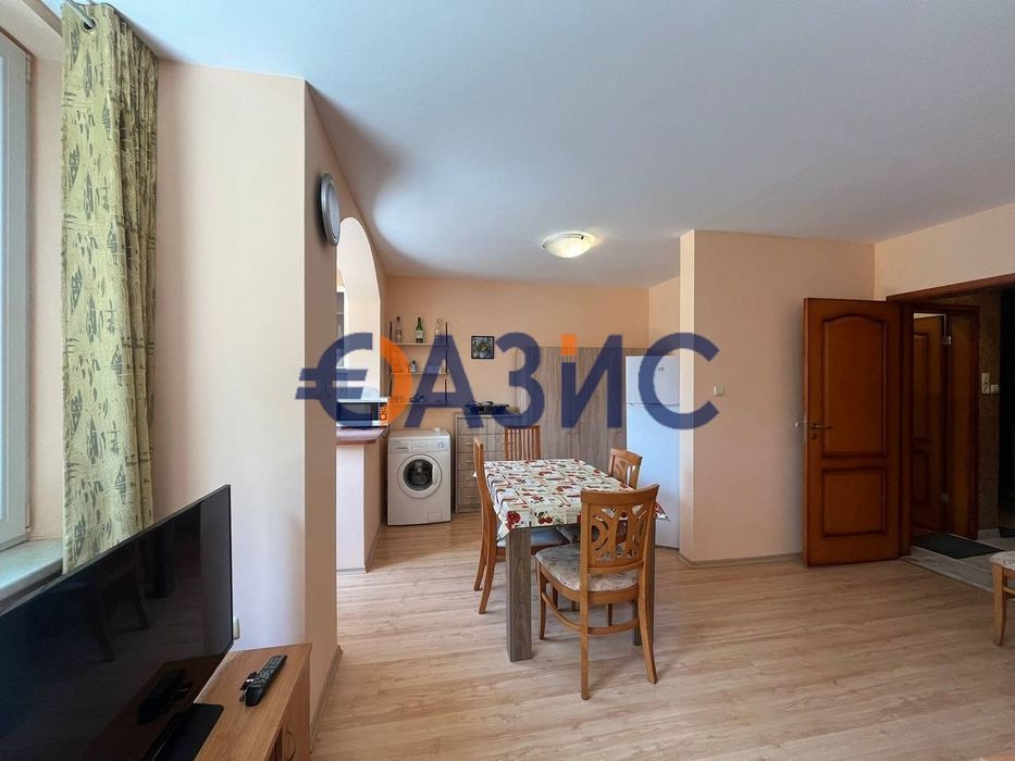 Продава се Двустаен апартамент в к.к. Слънчев бряг - 61 кв.м за 1214 €/кв.м - Снимка #3