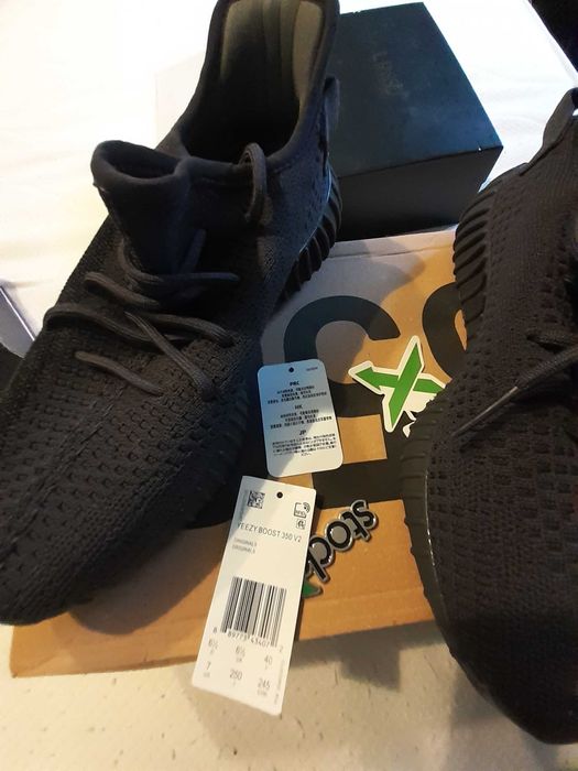 Adidași Yeezy Boost nr 40
