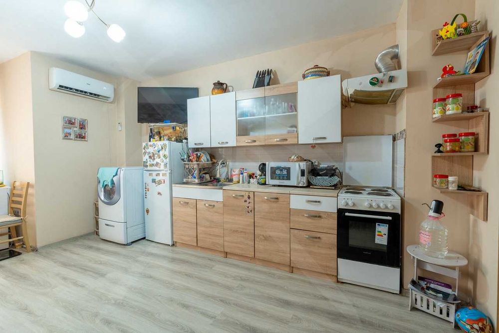 Продава се Двустаен апартамент в Варна, Възраждане 1 - 61 кв.м за 2132 €/кв.м - Снимка #1
