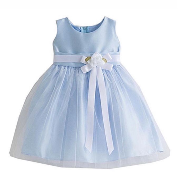 Много новых детских платьев для девочек