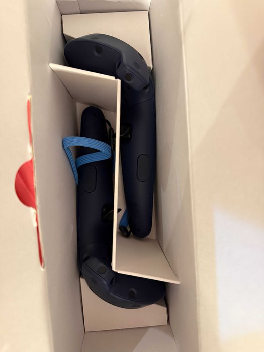 HTC Vive Pro Full Kit - casca VR, 2 base station 2.0, 2 controllere, cutie completa