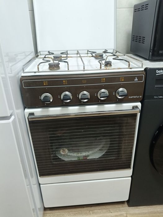 Продаю газовую плиту