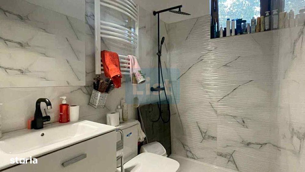 Casa 7 camere, teren 590 mp in Calnic