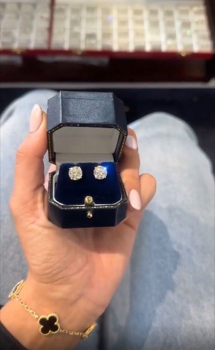 гвоздики с выращенными бриллиантами 4 карата