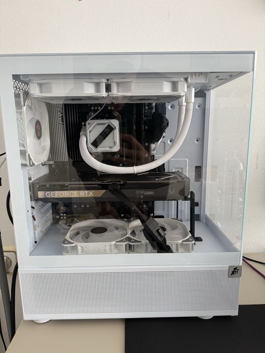 Комплект Монитор Мощен Геймърски компютър RTX5070+Ryzen 7 7800x3D