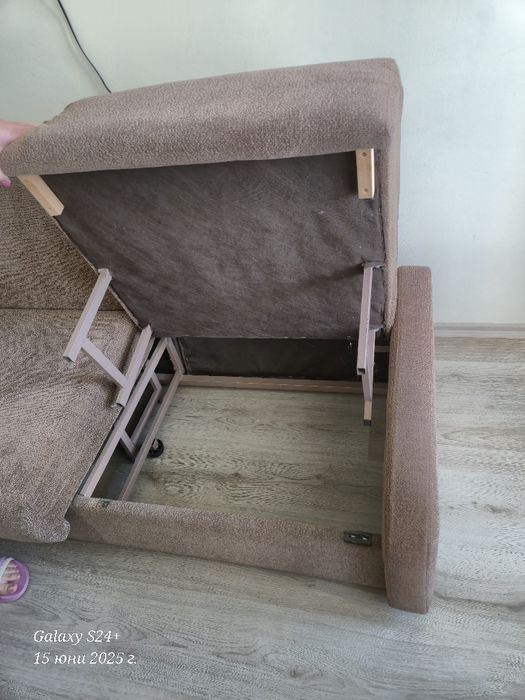 Разтегателен диван