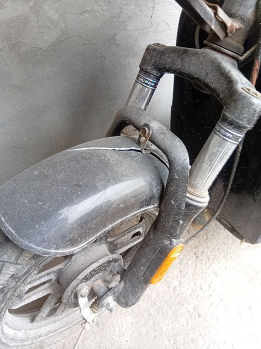 Skuter sotiladi aybi kanoti singan  akumlyatorini ugirlashgan