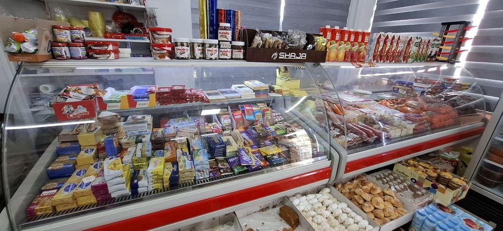 Продаётся  АЗН холодильник витрина