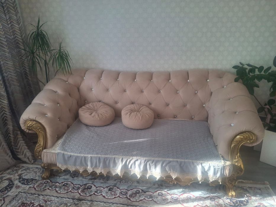 Диван и два кресла