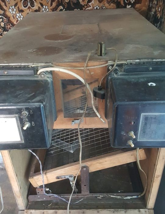 Инкубатор продам