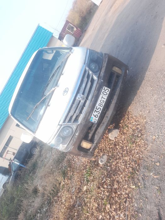 Тайёта хайс на ходу