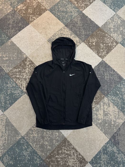 Мъжка ветровка Nike