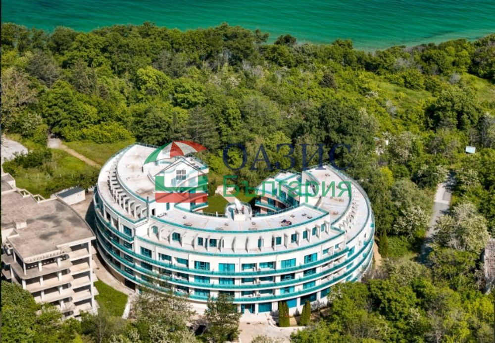 3-стаен апартамент на 5-ти етаж, комплекс Аквамарин,Обзор, България -