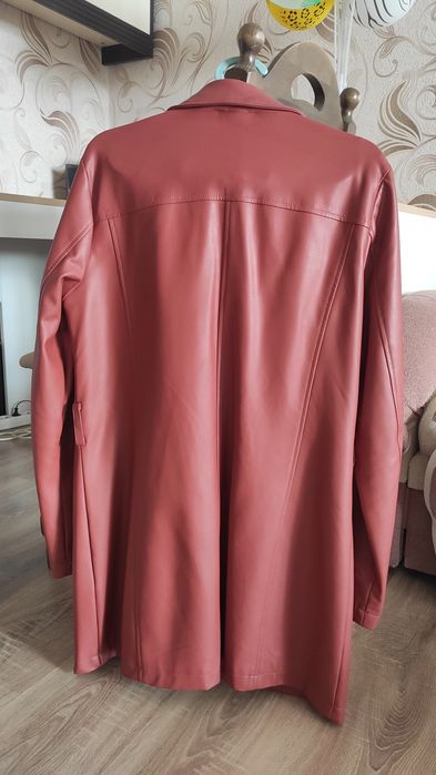 Кожаный удлиненный пиджак