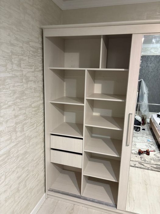 Продам отличный шкаф