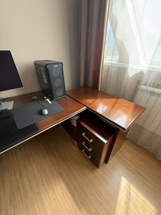 Стол руководителя