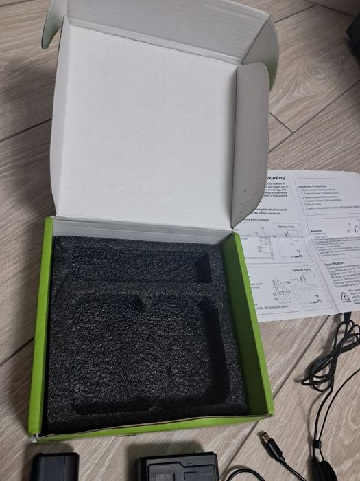 Микрофон беспроводной продам.