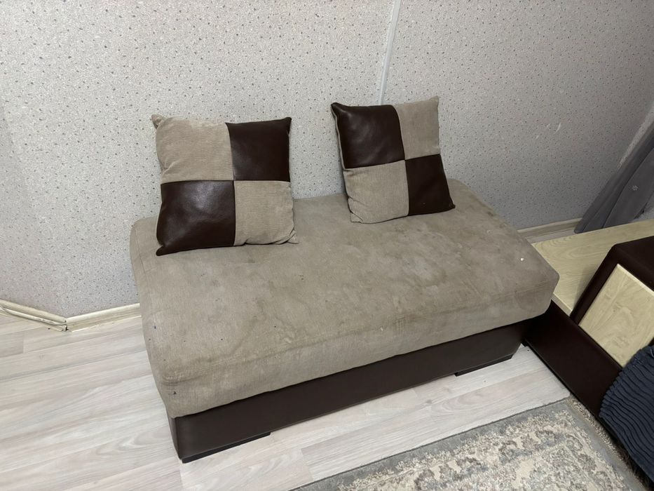Срочно продам угловой диван