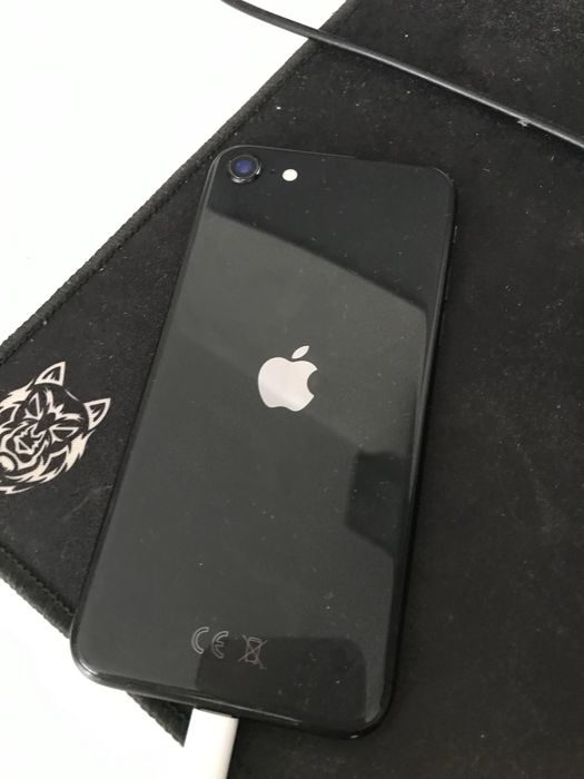 vand telefon iphone se 2