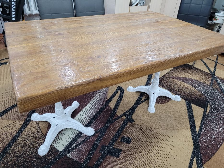 Продам стол чистый карагач