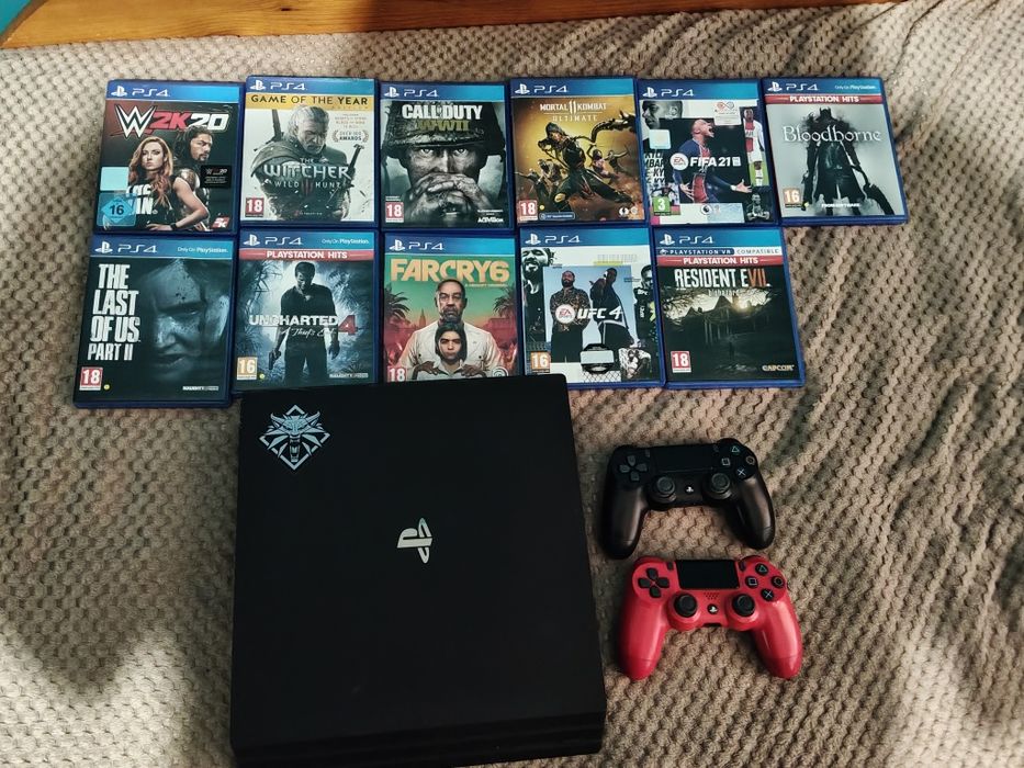 Продавам ps4 pro 1 TB  в добро състояние