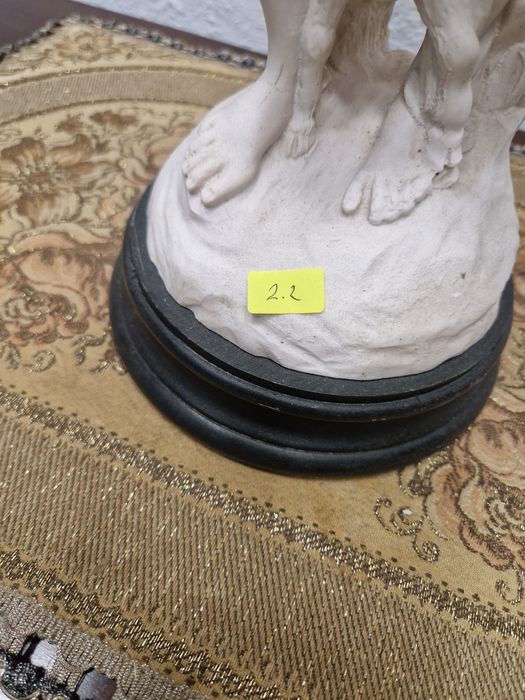 Красива фигура "Момче с овце"