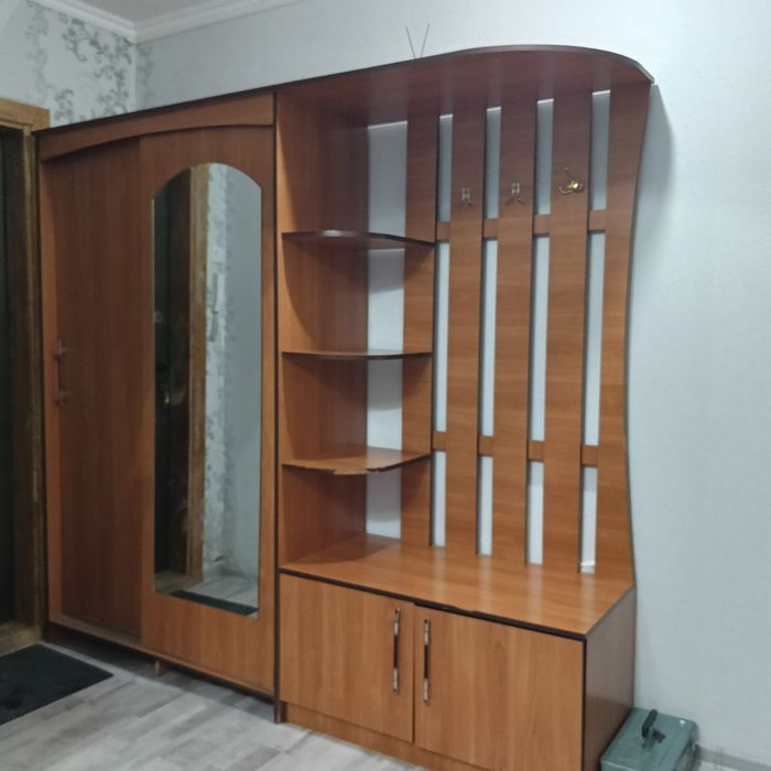 Продам  прихожую