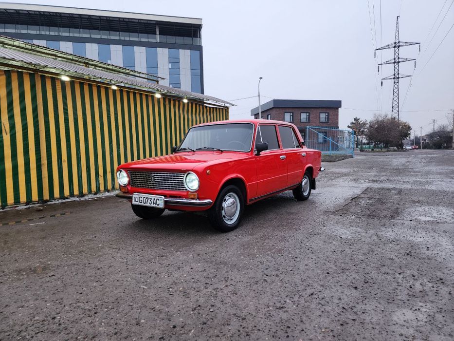 Vaz 21011 sotiladi