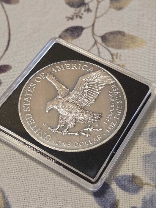 Цветни сребърни лимитирани монети