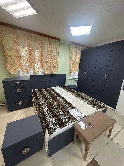 Продам спальний гарнитур