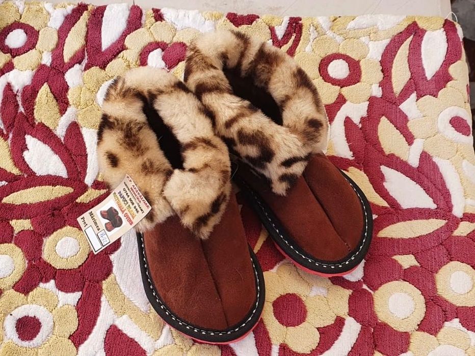 Botoșei pentru copii din blană naturală ovină