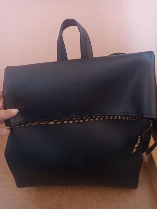 Черна дамска чанта