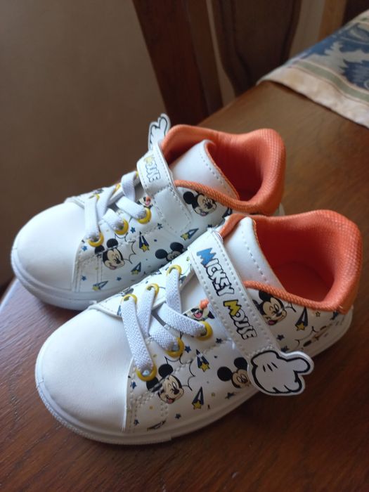 Нови детски обувки от естествена кожа  23 номер