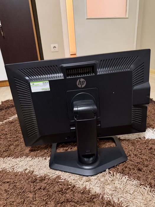 HP Compaq ZR2440w A клас 24" DVI HDMI 1920x1200 WUXGA 16:10 Black TCO 5.2 USB Hub DisplayPort Serial number