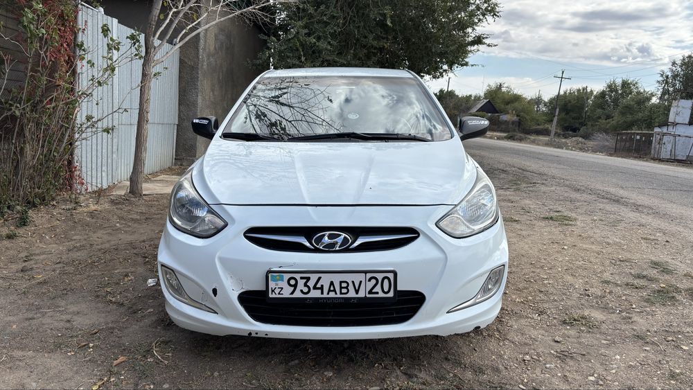 Hyundai Accent, 2013