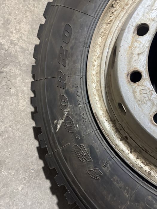 Продам шины с дисками 12.00R20