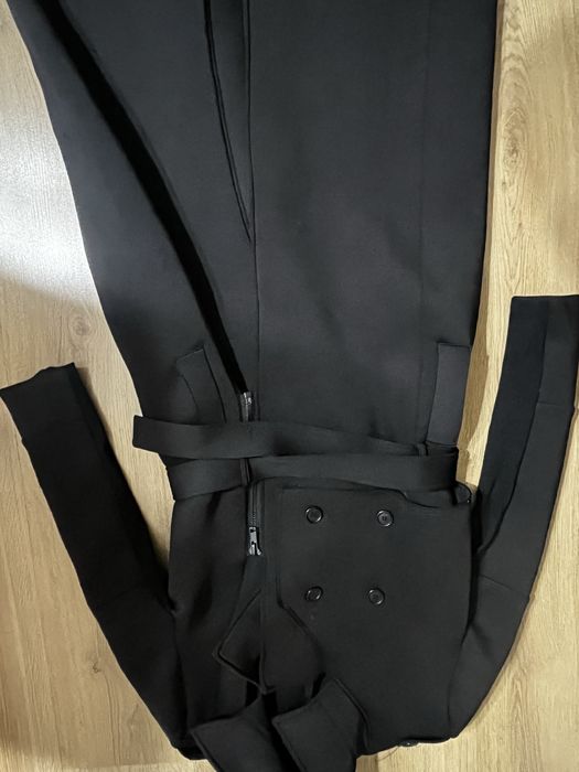 Дълго черно палто,размер М/Л.