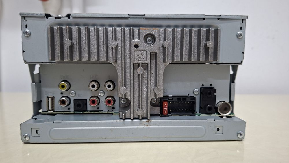 Radio casetofon Pioneer cu BT, USB 2-Din pt piese MVH Av270BT