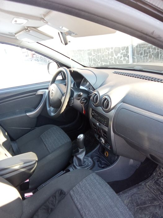 Vând Dacia Duster an 2010