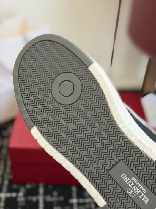 Adidasi Valentino , calitate premium , pe comanda , noi , 42