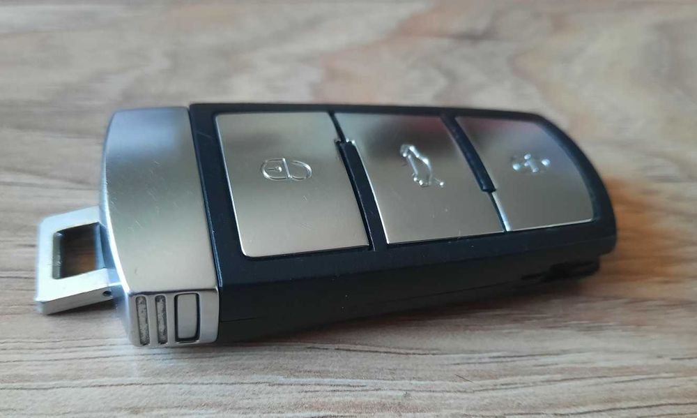 Оригинален ключ за Passat 7 - HELLA