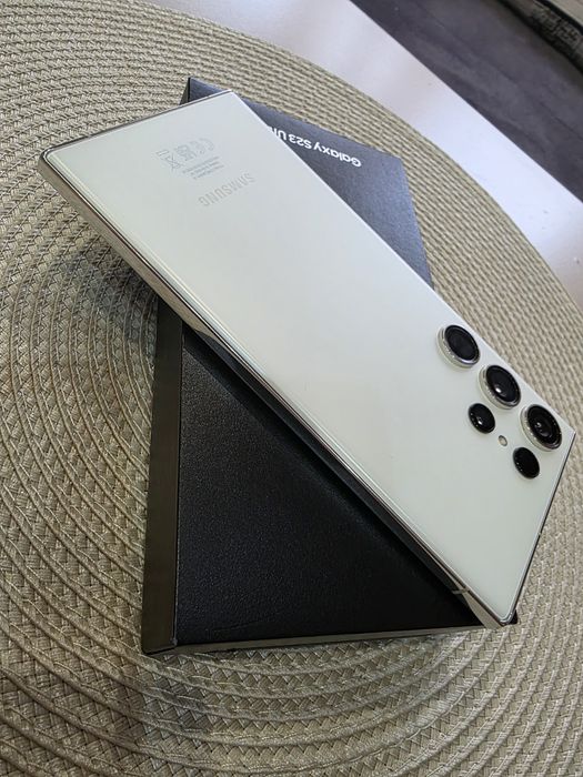 Samsung galaxy s 23 ultra, 256GB.Цвят cream.