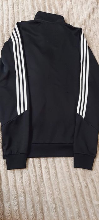 Adidas 3 ленти.