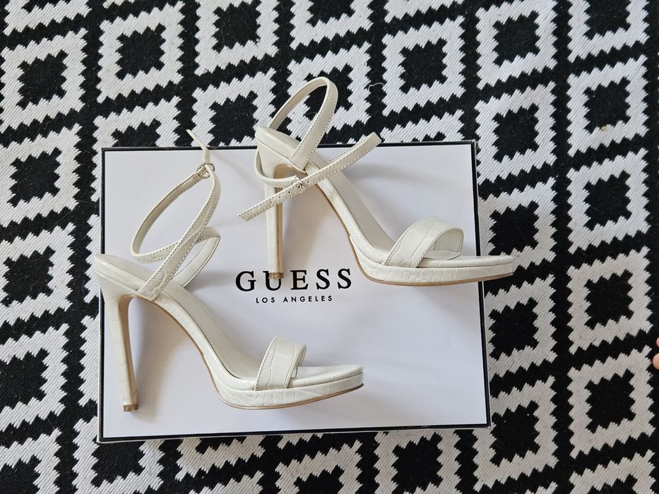 Продаются туфли Guess (оригинал)